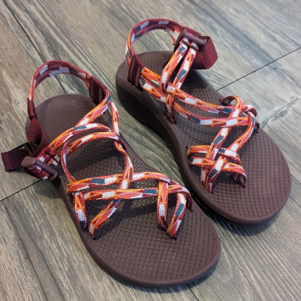 Women's Chacos Size 7